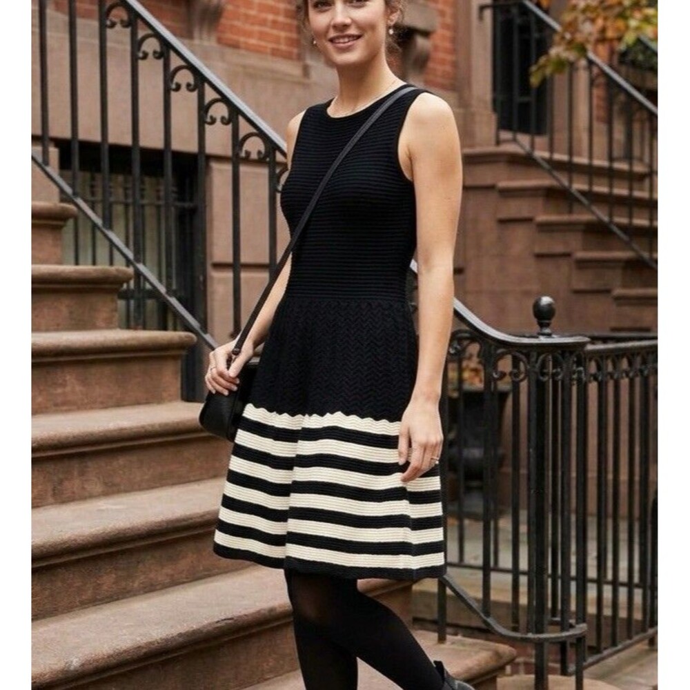 Kate Spade New York Black Cream Striped 100 % fine Wool Knit Fit Flare Dress XS